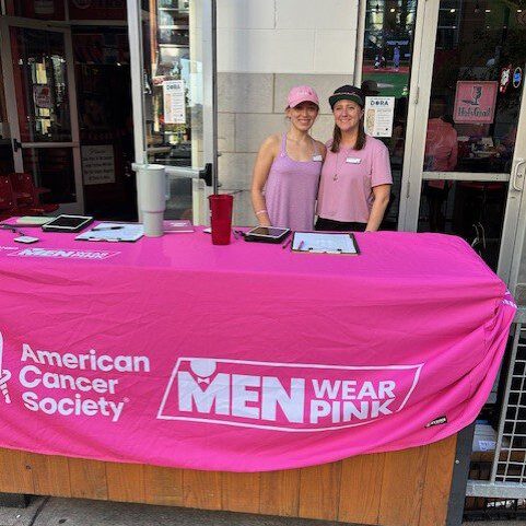A customer sporting custom embroidered hats from Ït.